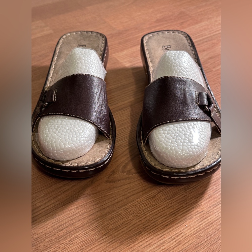 NWOT BROWN LEATHER SANDALS SLIP ON / WEDGE SZ 8.5